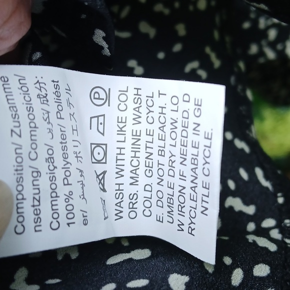 SHEIN Black and White Ruffled Tie Front Blouse Sz M NWOT - Picture 8 of 12